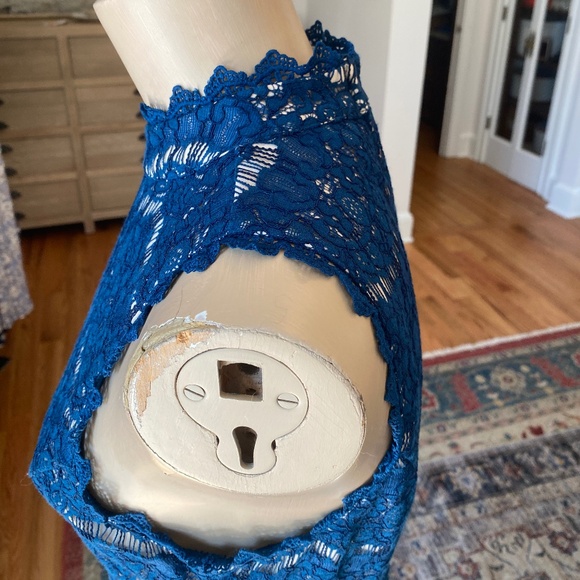 Trixxi Clothing Company Beautiful Teal Lace Cocktail Dress - Size S - Picture 3 of 14